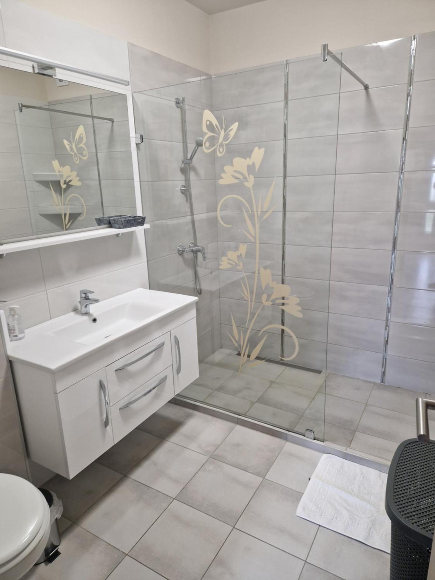 塞格德Hajnal Apartman公寓 客房 照片